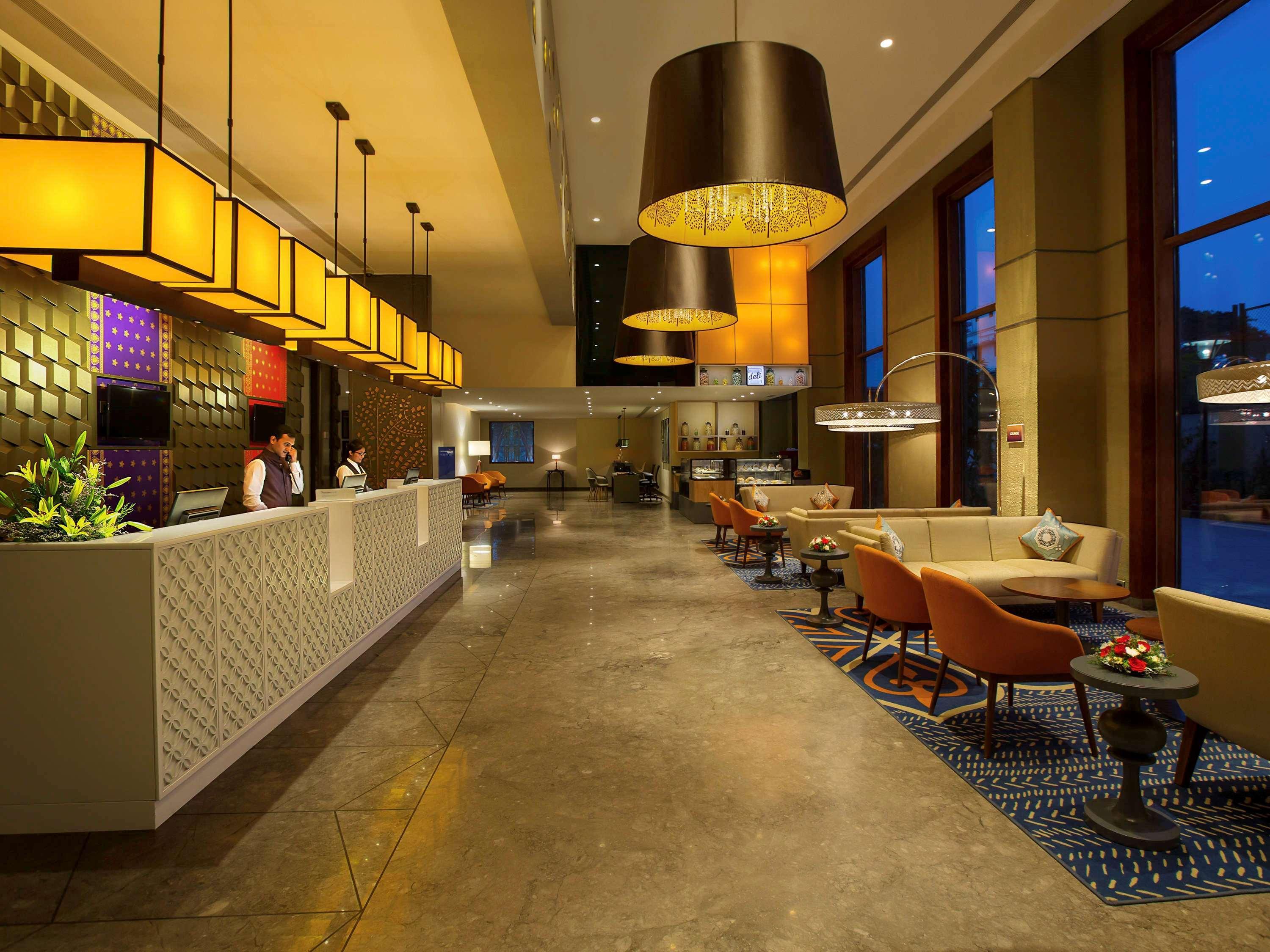Grand Mercure Mysore - An Accor Brand Exterior foto The lounge at the airport
