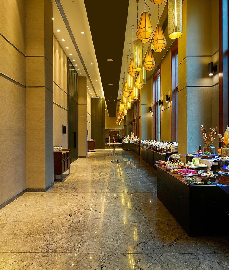 Grand Mercure Mysore - An Accor Brand Exterior foto The buffet at the hotel