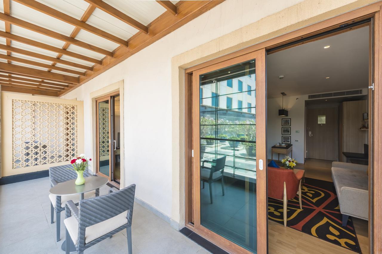 Grand Mercure Mysore - An Accor Brand Exterior foto A sliding door
